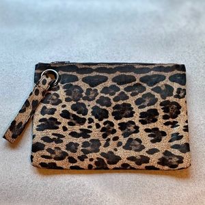 LEOPARD PRINT CLUTCH